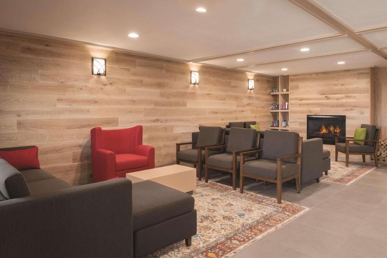 Country Inn & Suites By Radisson, Pella, Ia Esterno foto