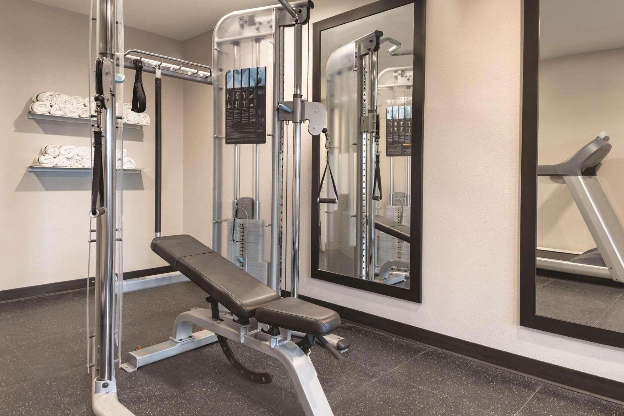 Country Inn & Suites By Radisson, Pella, Ia Esterno foto